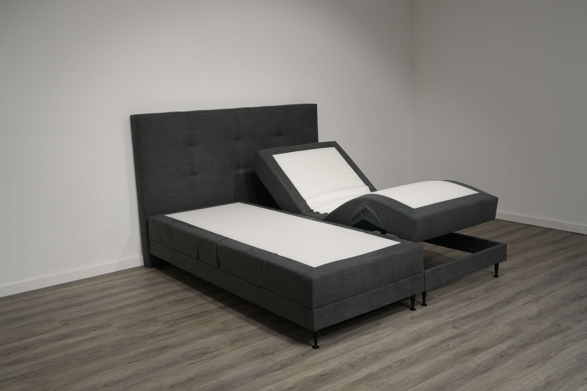 Elektrische boxspring Paris Special Edition - Zwart - Luxe 7 zone matrassen Rivera - Complete set met bediening en gratis topmatras