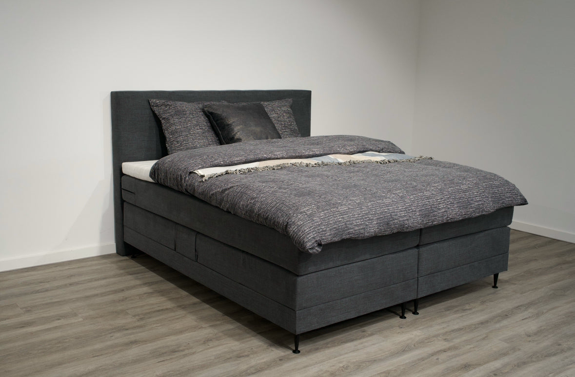 Elektrische boxspring Paris Special Edition - Zwart - Luxe 7 zone matrassen Rivera - Complete set met bediening en gratis topmatras