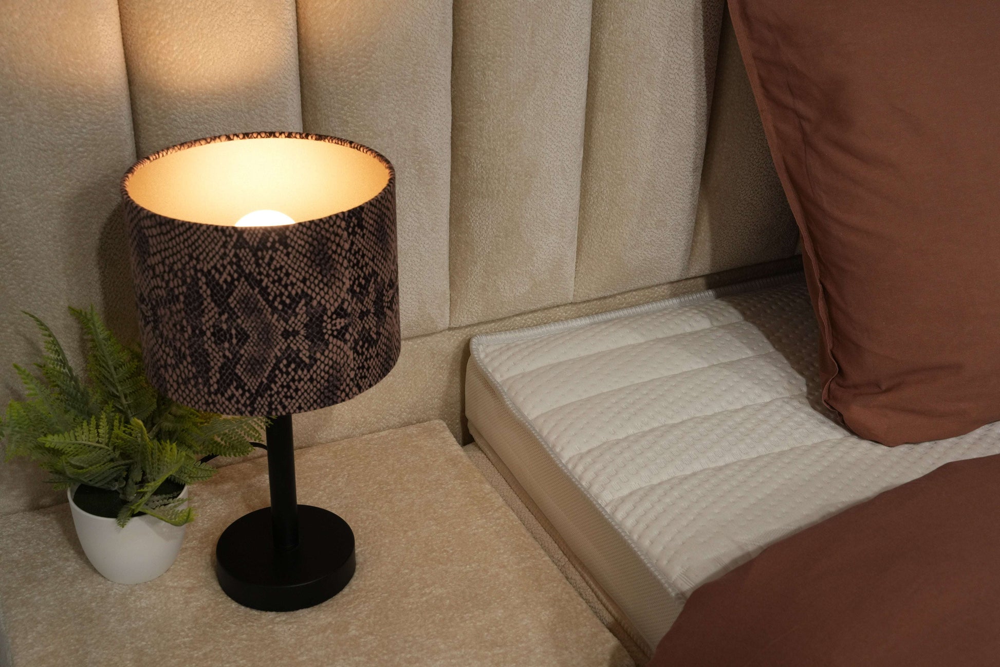 Boxspring Retro XXL Special Edition - Beige - Luxe 7 zone matrassen- Complete set met gratis topmatras